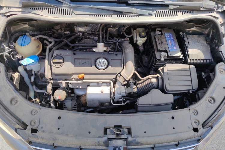 Used Volkswagen Touran 2011 1.4T DSG Zhiya Edition 5 Seats Engine Bay