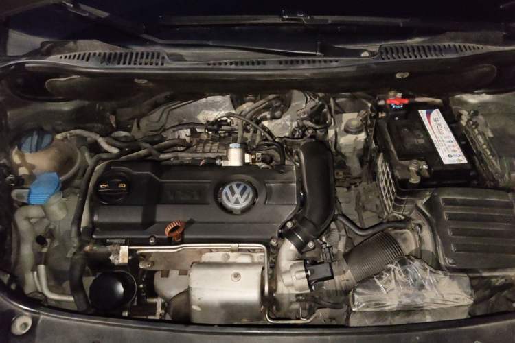 Used Volkswagen Touran 2011 1.4T DSG ZhiZhen Edition 7-Seater Engine Bay