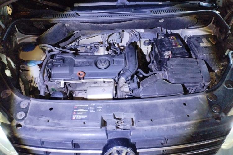 Used Volkswagen Touran 2011 1.4T Manual ZhiShang Edition 5-seater Engine Bay
