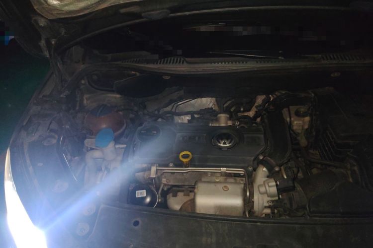 Used Volkswagen Touran 2011 1.4T DSG Zhiya Edition 5 Seats Engine Bay Right