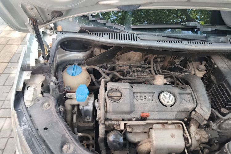 Used Volkswagen Touran 2011 1.4T DSG Zhiya Edition 5 Seats Engine Bay Right