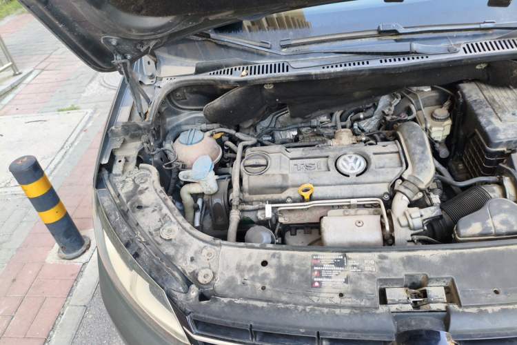Used Volkswagen Touran 2011 1.4T DSG Zhiya Edition 5 Seats Engine Bay Right
