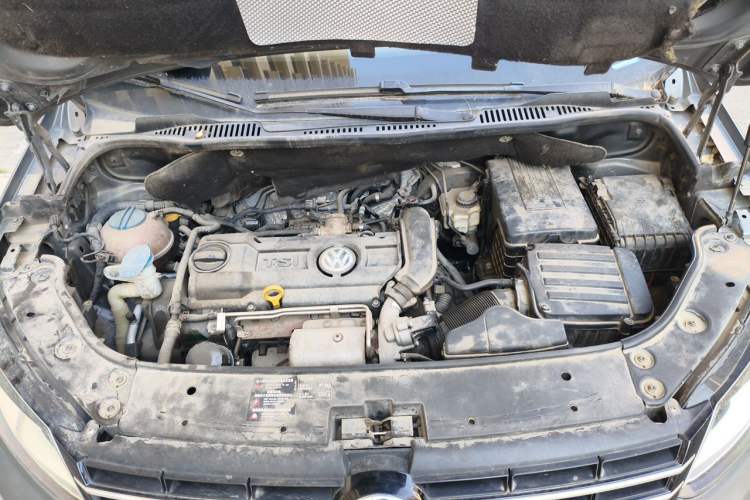 Used Volkswagen Touran 2011 1.4T DSG Zhiya Edition 5 Seats Engine Bay