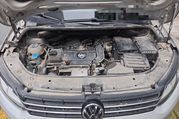 Used Volkswagen Touran 2011 1.4T DSG Zhiya Edition 5 Seats Engine Bay