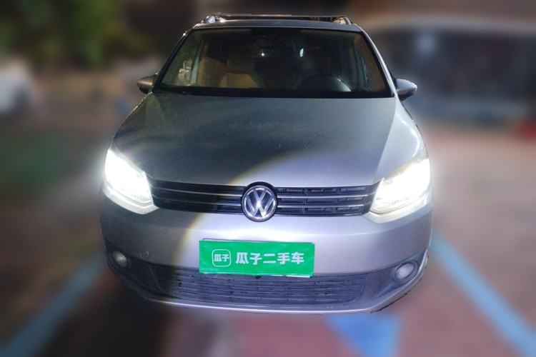 Used Volkswagen Touran 2011 1.4T Manual ZhiShang Edition 5-seater Front