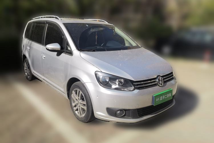 Used Volkswagen Touran 2011 1.4T DSG Zhiya Edition 5 Seats Front Right 45 Deg