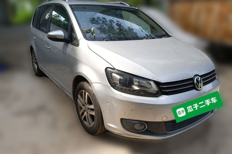 Used Volkswagen Touran 2011 1.4T DSG ZhiZhen Edition 5 Seats Front Right 45 Deg