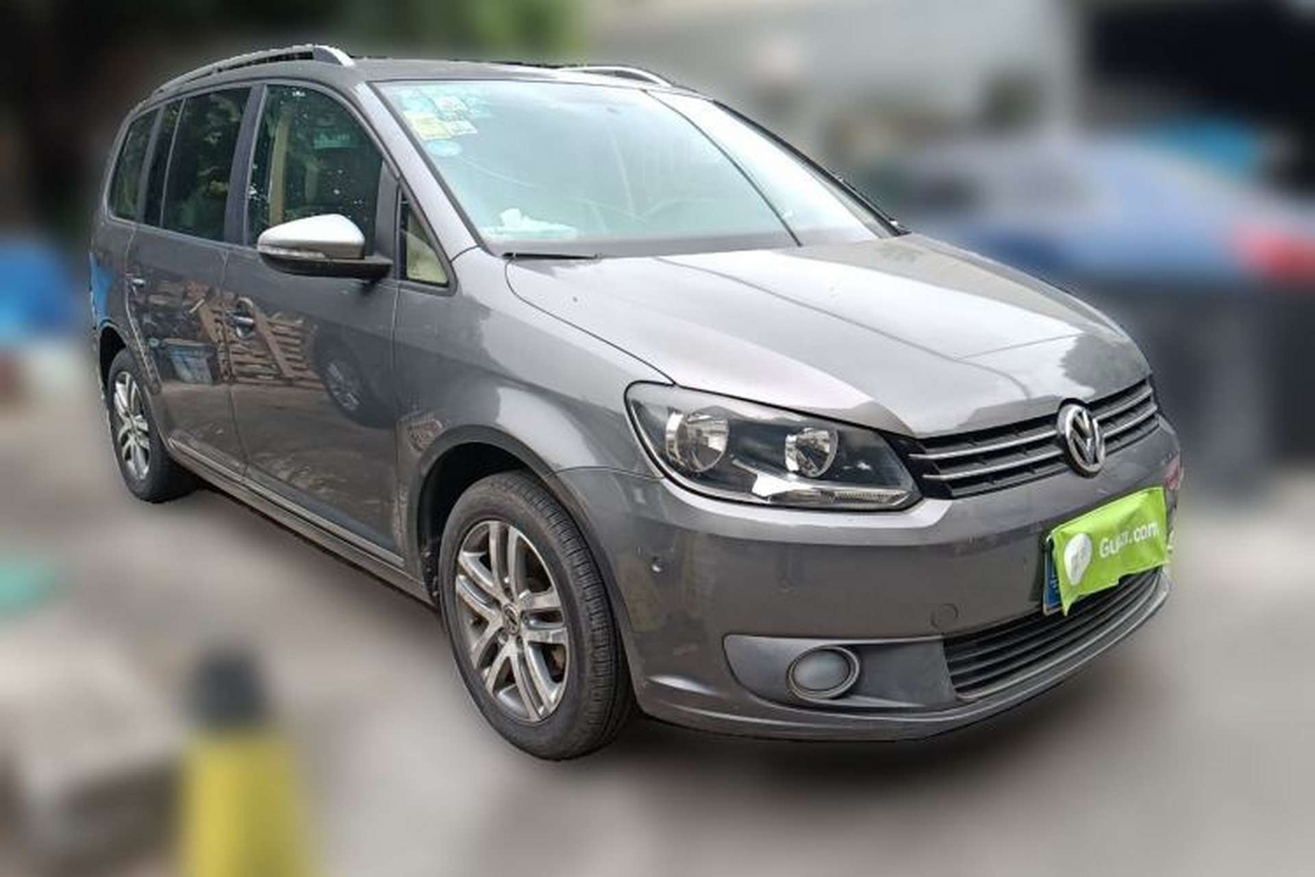 Used Volkswagen Touran 2011 1.4T DSG ZhiZhen Edition 7-Seater Front Right 45 Deg