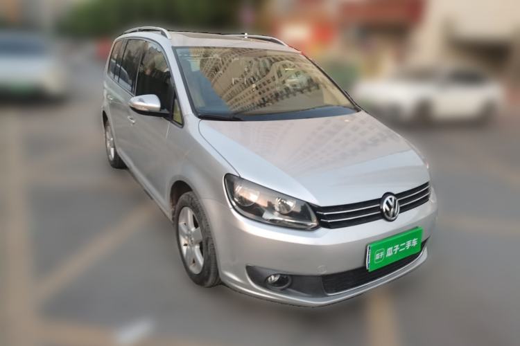 Used Volkswagen Touran 2011 1.4T DSG Zhiya Edition 5 Seats Front Right 45 Deg