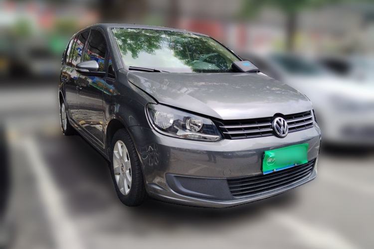 Used Volkswagen Touran 2011 1.4T Manual ZhiShang Edition 5-seater Front Right 45 Deg
