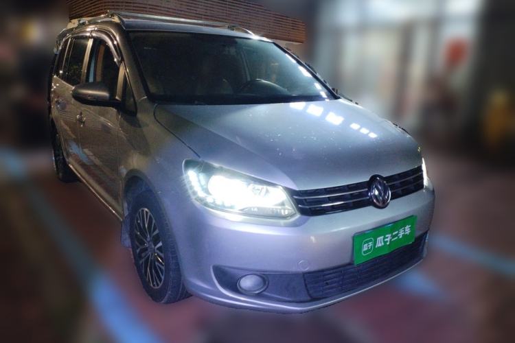 Used Volkswagen Touran 2011 1.4T Manual ZhiShang Edition 5-seater Front Right 45 Deg