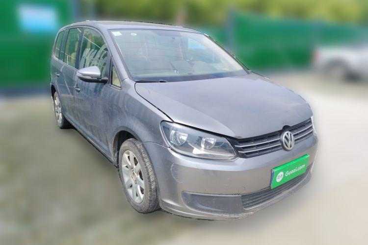 Used Volkswagen Touran 2011 1.4T Manual ZhiShang Edition 5-seater Front Right 45 Deg