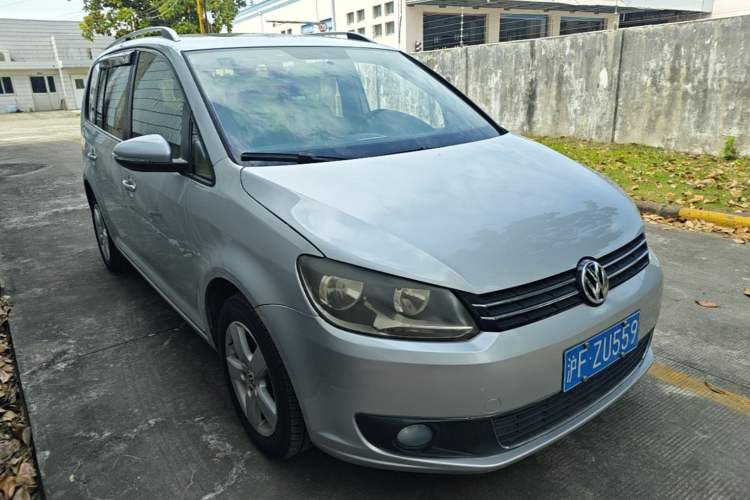 Used Volkswagen Touran 2011 1.4T DSG Zhiya Edition 5 Seats Front Right 45 Deg
