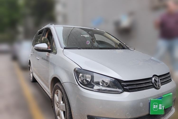Used Volkswagen Touran 2011 1.4T DSG Zhiya Edition 5 Seats Front Right 45 Deg