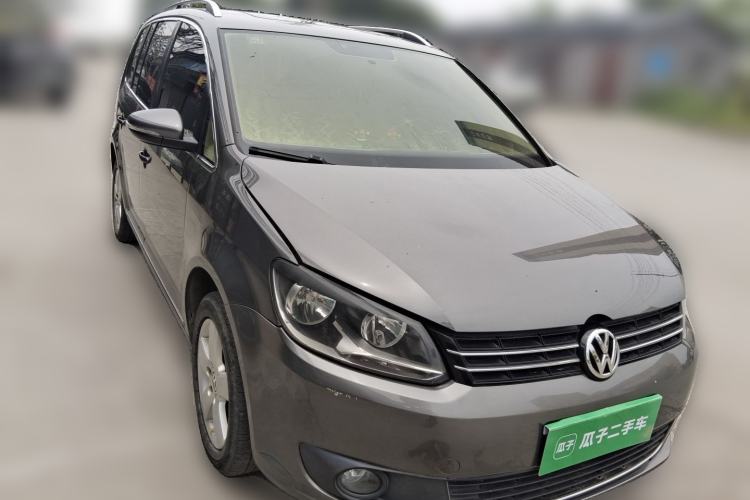 Used Volkswagen Touran 2011 1.4T DSG Zhiya Edition 5 Seats Front Right 45 Deg
