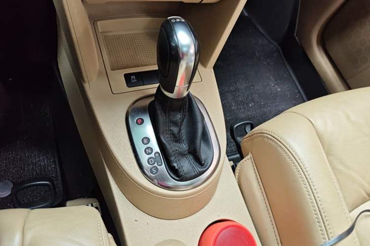 Used Volkswagen Touran 2011 1.4T DSG Zhiya Edition 5 Seats Gear Lever