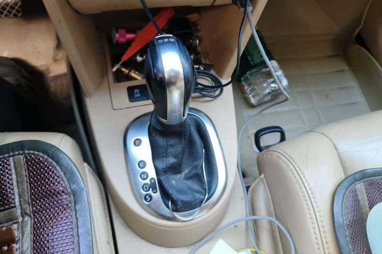 Used Volkswagen Touran 2011 1.4T DSG Zhiya Edition 5 Seats Gear Lever