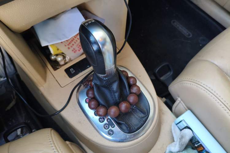 Used Volkswagen Touran 2011 1.4T DSG Zhiya Edition 5 Seats Gear Lever
