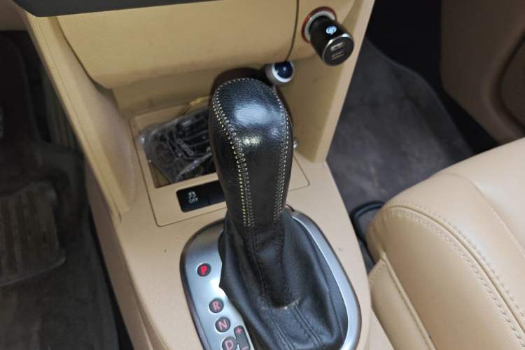 Used Volkswagen Touran 2011 1.4T DSG Zhiya Edition 5 Seats Gear Lever