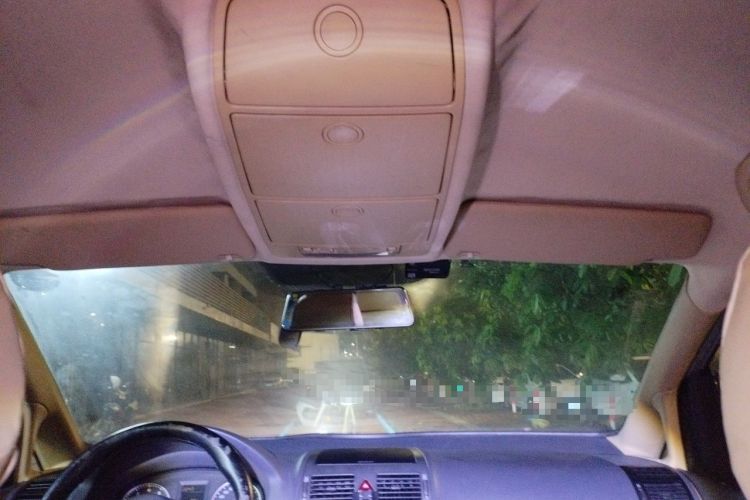 Used Volkswagen Touran 2011 1.4T Manual ZhiShang Edition 5-seater Headliner