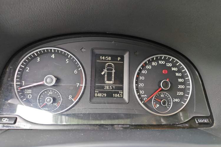 Used Volkswagen Touran 2011 1.4T DSG ZhiZhen Edition 5 Seats Instrument Cluster