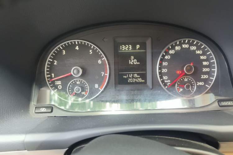 Used Volkswagen Touran 2011 1.4T DSG Zhiya Edition 5 Seats Instrument Cluster