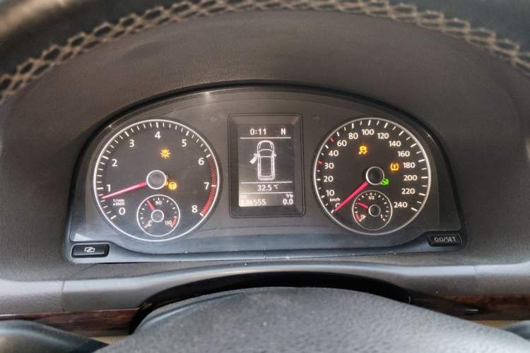 Used Volkswagen Touran 2011 1.4T DSG ZhiZhen Edition 7-Seater Instrument Cluster
