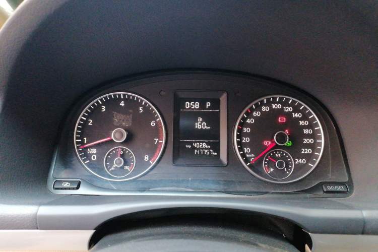 Used Volkswagen Touran 2011 1.4T DSG Zhiya Edition 5 Seats Instrument Cluster