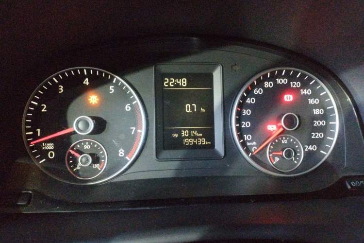 Used Volkswagen Touran 2011 1.4T Manual ZhiShang Edition 5-seater Instrument Cluster