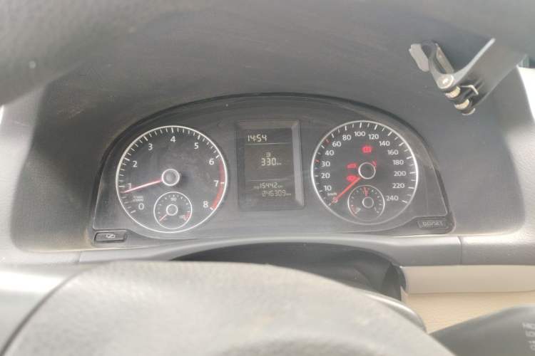 Used Volkswagen Touran 2011 1.4T Manual ZhiShang Edition 5-seater Instrument Cluster