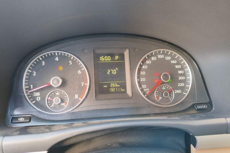 Used Volkswagen Touran 2011 1.4T DSG Zhiya Edition 5 Seats Instrument Cluster