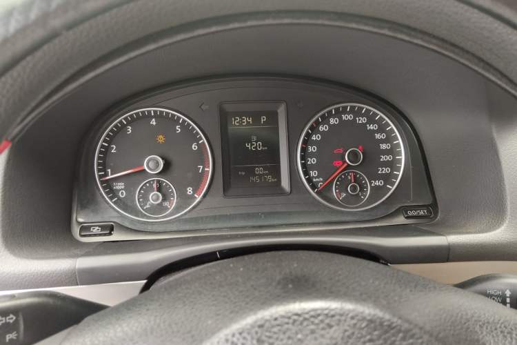 Used Volkswagen Touran 2011 1.4T DSG Zhiya Edition 5 Seats Instrument Cluster