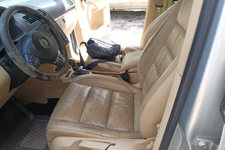 Used Volkswagen Touran 2011 1.4T DSG ZhiZhen Edition 5 Seats Left Front Seat