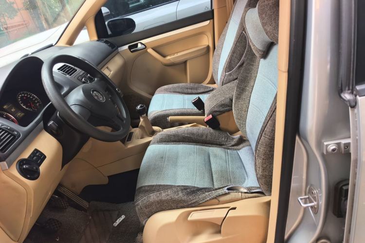 Used Volkswagen Touran 2011 1.4T Manual ZhiShang Edition 5-seater Left Front Seat