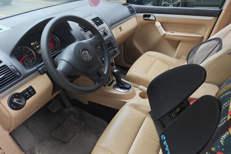 Used Volkswagen Touran 2011 1.4T DSG Zhiya Edition 5 Seats Left Front Seat