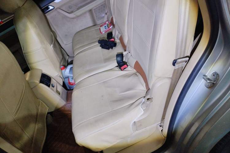 Used Volkswagen Touran 2011 1.4T Manual ZhiShang Edition 5-seater Left Rear Seat