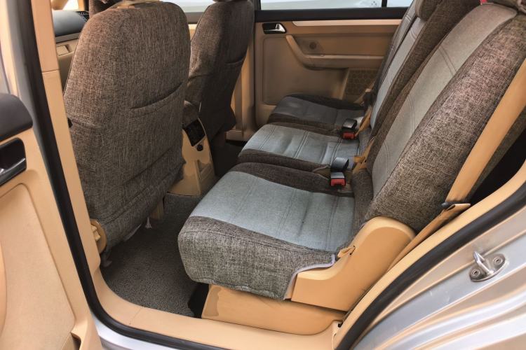 Used Volkswagen Touran 2011 1.4T Manual ZhiShang Edition 5-seater Left Rear Seat