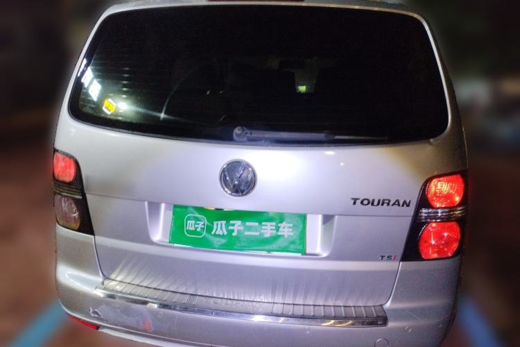 Used Volkswagen Touran 2011 1.4T Manual ZhiShang Edition 5-seater Rear