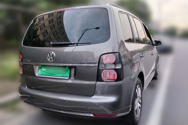 Used Volkswagen Touran 2011 1.4T DSG ZhiZhen Edition 7-Seater Rear Right 45 Deg