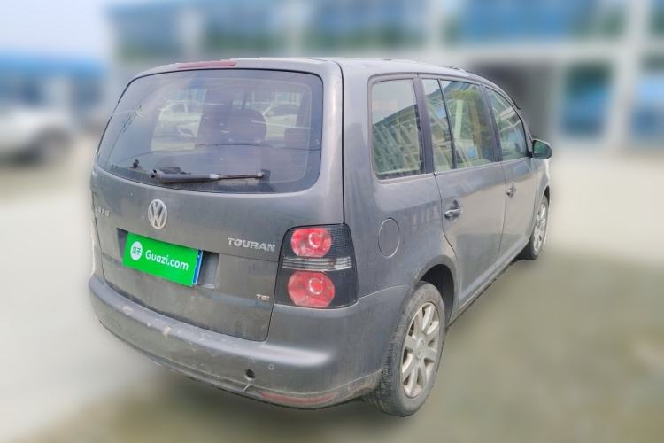 Used Volkswagen Touran 2011 1.4T Manual ZhiShang Edition 5-seater Rear Right 45 Deg