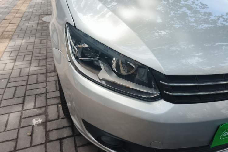 Used Volkswagen Touran 2011 1.4T DSG Zhiya Edition 5 Seats Right Front Headlight