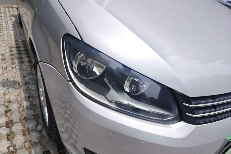Used Volkswagen Touran 2011 1.4T DSG Zhiya Edition 5 Seats Right Front Headlight