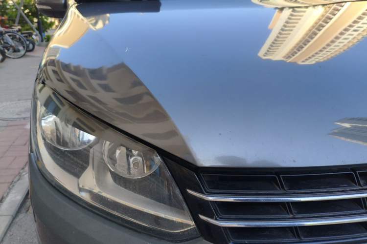 Used Volkswagen Touran 2011 1.4T DSG Zhiya Edition 5 Seats Right Front Headlight