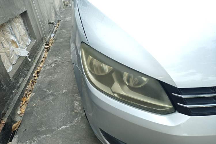 Used Volkswagen Touran 2011 1.4T DSG Zhiya Edition 5 Seats Right Front Headlight