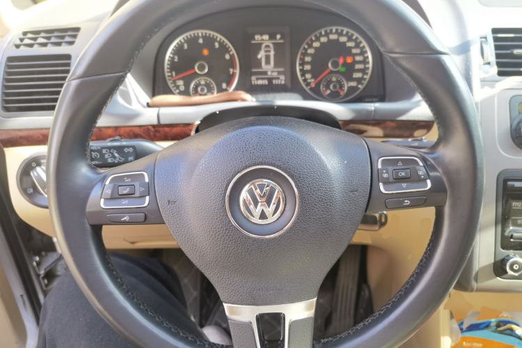 Used Volkswagen Touran 2011 1.4T DSG Zhiya Edition 5 Seats Steering Wheel