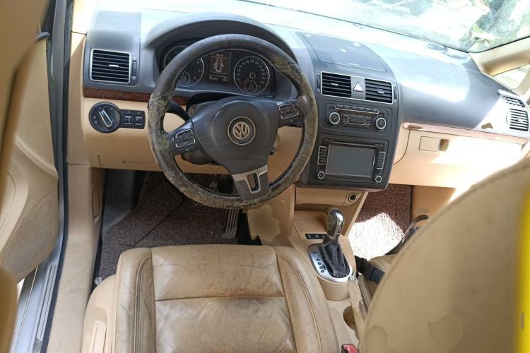 Used Volkswagen Touran 2011 1.4T DSG ZhiZhen Edition 5 Seats Steering Wheel