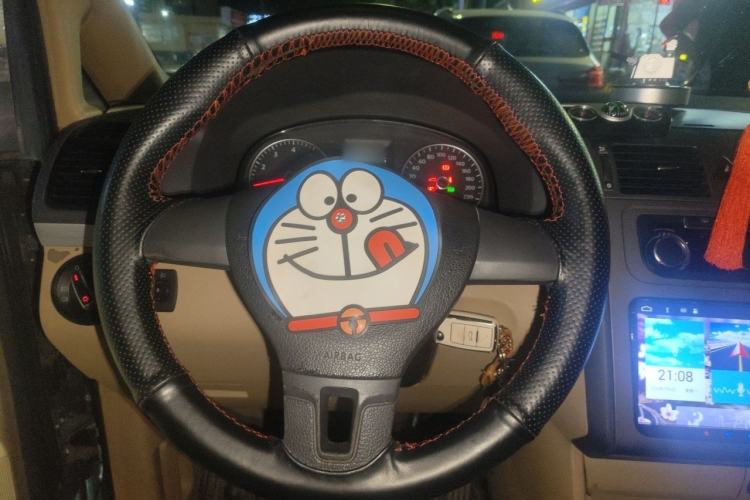 Used Volkswagen Touran 2011 1.4T DSG Zhiya Edition 5 Seats Steering Wheel