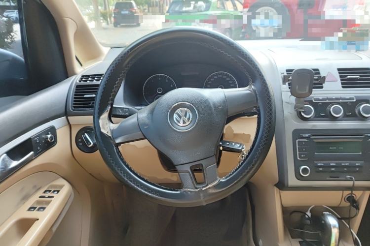 Used Volkswagen Touran 2011 1.4T DSG Zhiya Edition 5 Seats Steering Wheel