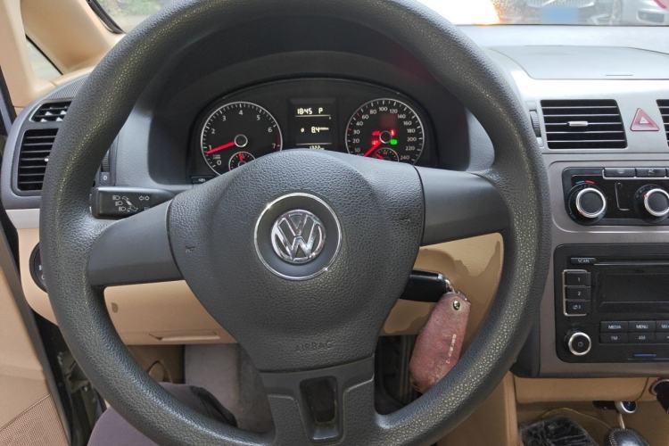Used Volkswagen Touran 2011 1.4T DSG Zhiya Edition 5 Seats Steering Wheel