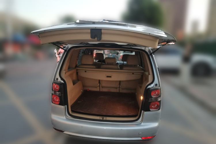 Used Volkswagen Touran 2011 1.4T DSG Zhiya Edition 5 Seats Trunk